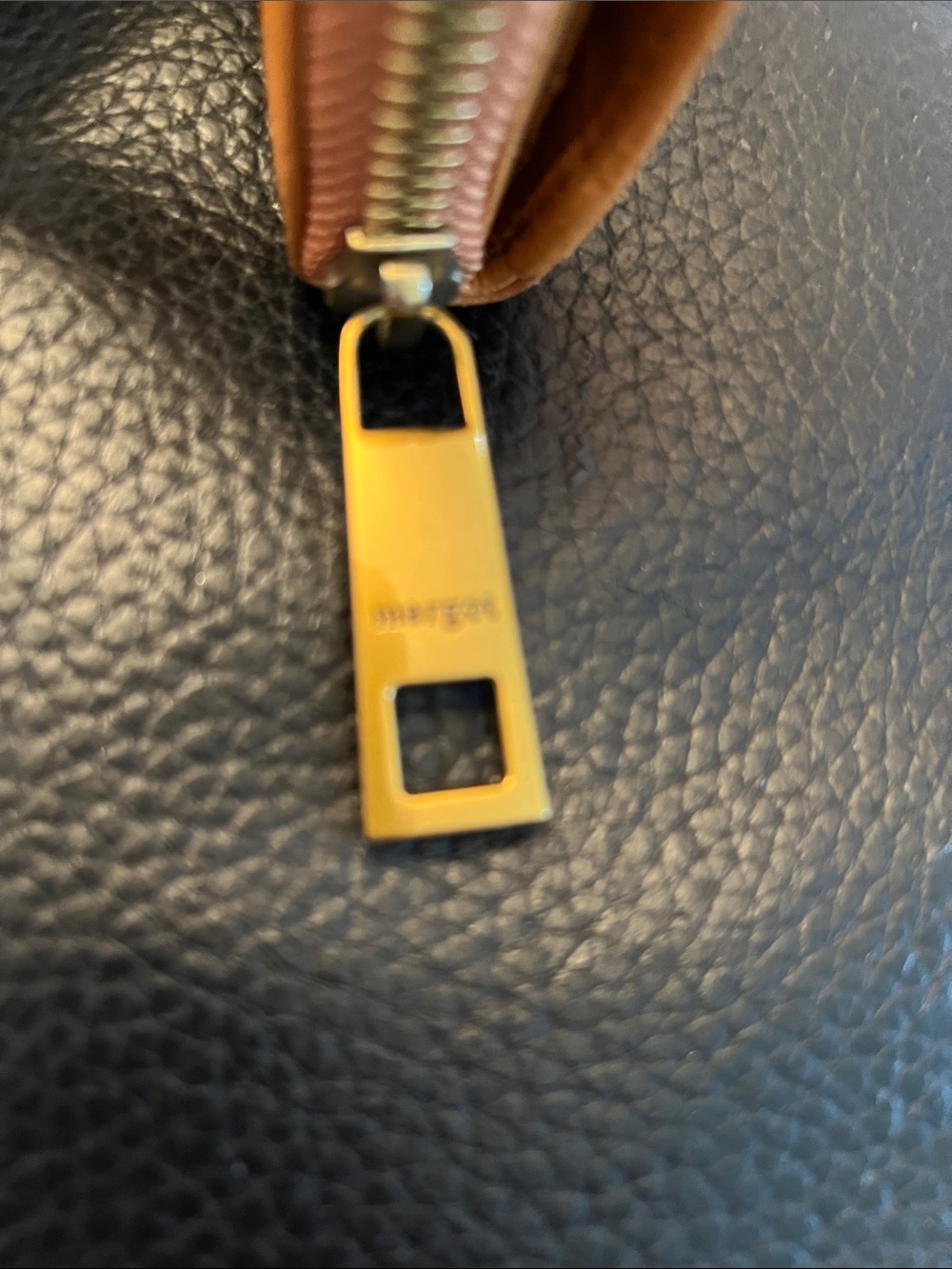 Margot NWOT Caramel Leather Zip Card Wallet - Picture 3 of 9